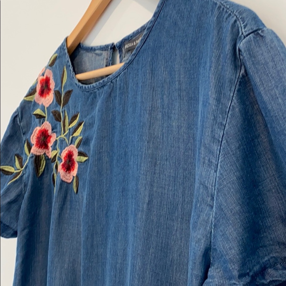 NEW Women’s Embroidered Tencel Light Denim Top - Picture 5 of 8